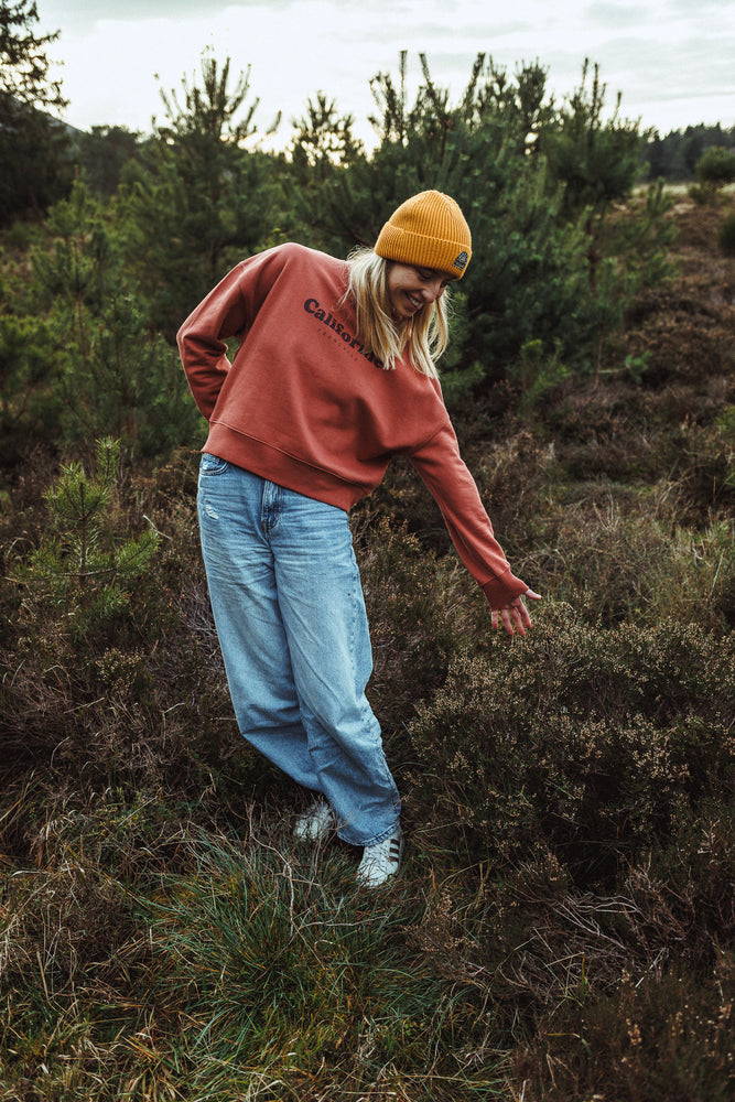 Women Crewneck Vintage Logo Rusty Brown