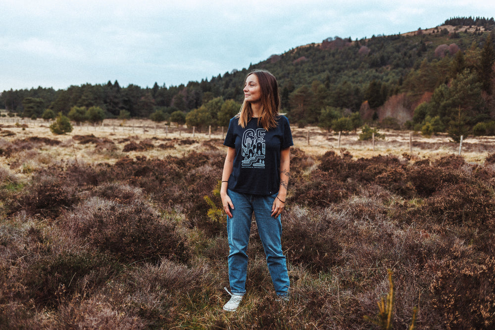 Women T-shirt Geometric Mountain Navy