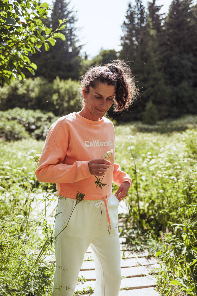 Women Crewneck Crop Vintage Logo